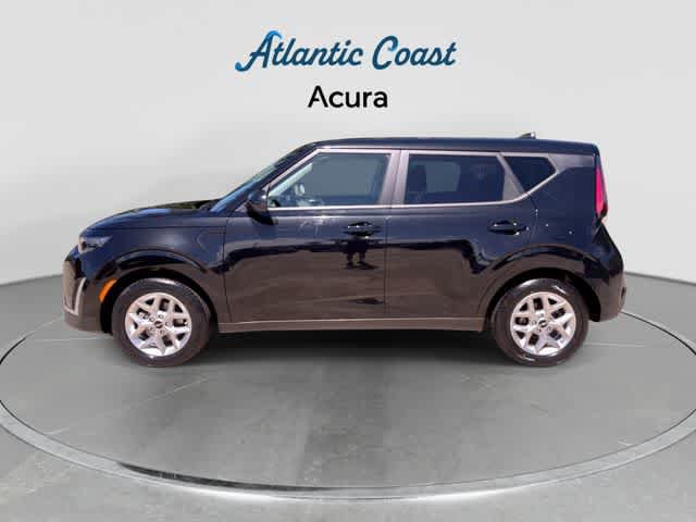 Used 2024 Kia Soul LX w/ Option Group 015 FWD image 5