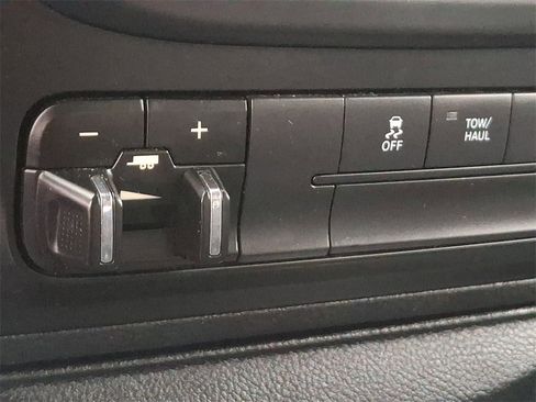 Used 2017 RAM 1500 Express image 24