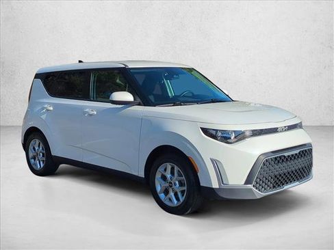 Used 2024 Kia Soul LX w/ Option Group 015 image 3