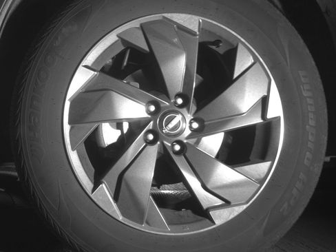 Used 2025 Nissan Rogue SV image 12
