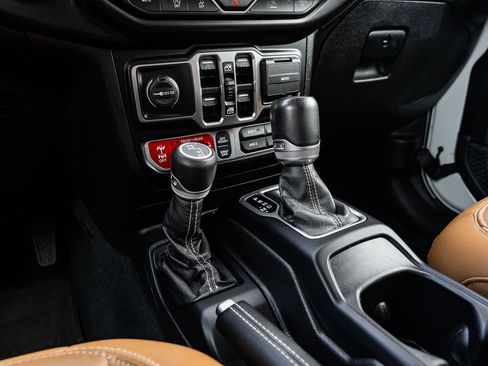 Used 2022 Jeep Gladiator Rubicon w/ LED Lighting Group AWD/4WD image 29
