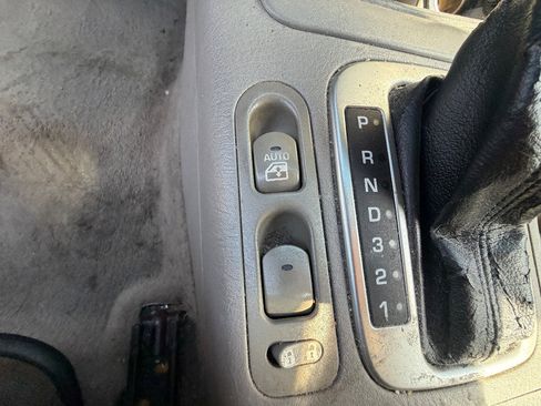 Used 2003 Saturn L-Series L200 FWD image 37