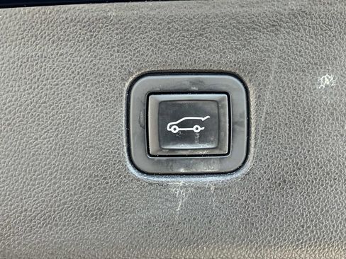 Used 2019 Chevrolet Blazer LT FWD image 10