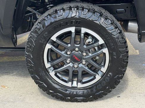 Certified 2025 Toyota Tacoma TRD Sport AWD/4WD image 8