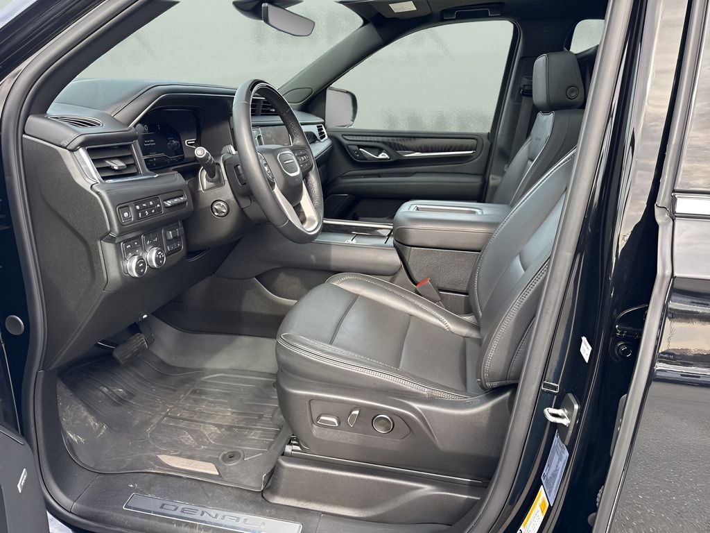 Used 2024 GMC Yukon Denali w/ Denali Reserve Package AWD/4WD image 9