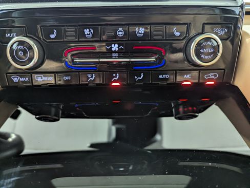 Used 2025 Jeep Grand Cherokee L Summit AWD/4WD image 23