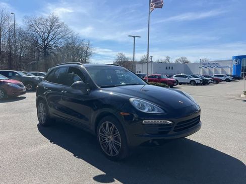Used 2012 Porsche Cayenne S image 11