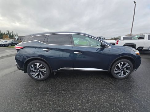 Used 2018 Nissan Murano Platinum image 2