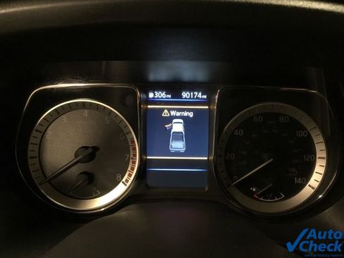 Used 2019 Nissan Titan PRO-4X w/ Pro-4x Convenience Package AWD/4WD image 49