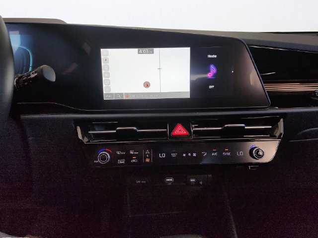 Certified 2024 Kia Niro EX FWD image 18