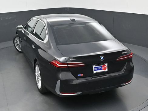 Used 2024 BMW 530i xDrive w/ Premium Package AWD/4WD image 35