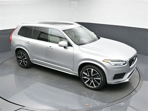 Used 2022 Volvo XC90 T6 Momentum w/ Advanced Package image 45