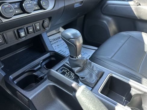 Used 2023 Toyota Tacoma TRD Off-Road image 11