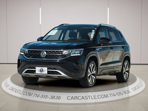 Used 2022 Volkswagen Taos SE image 4