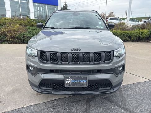 Used 2023 Jeep Compass Altitude w/ Convenience Group AWD/4WD image 3