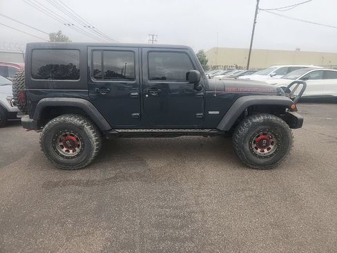 Used 2018 Jeep Wrangler Unlimited Rubicon AWD/4WD image 16
