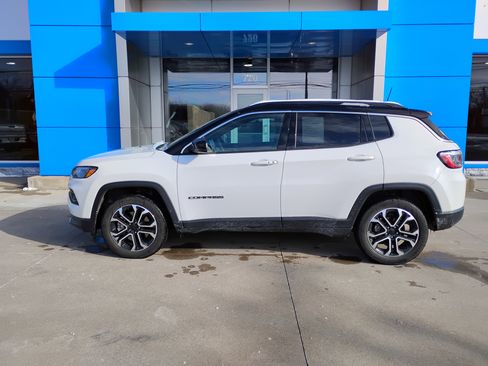 Used 2023 Jeep Compass Limited image 7