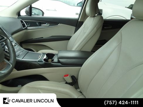 Used 2019 Lincoln Nautilus Reserve w/ Cargo Utility Package FWD image 6