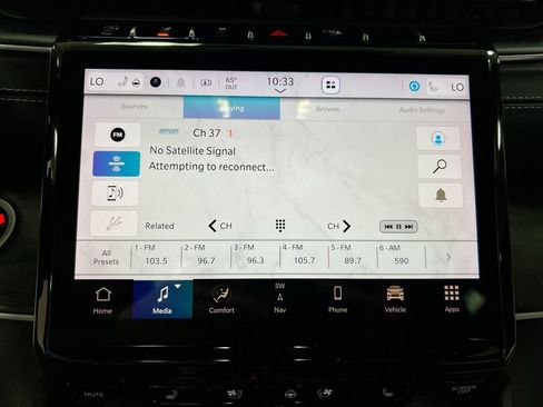 Used 2024 Jeep Grand Cherokee L Limited AWD/4WD image 14