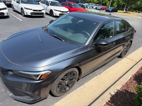 Used 2023 Honda Civic Sport image 3