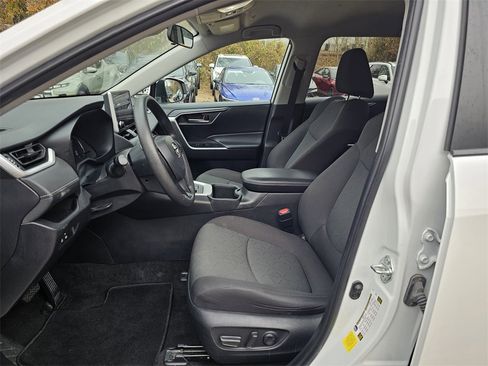 Used 2023 Toyota RAV4 XLE image 12