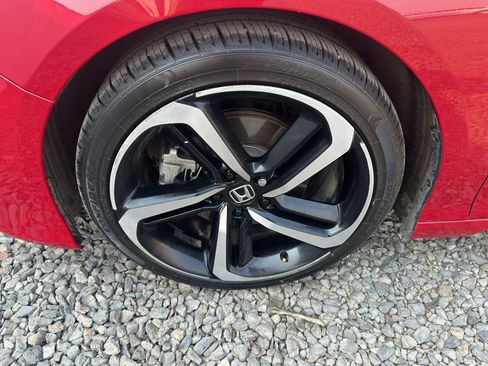 Used 2018 Honda Accord Sport image 8