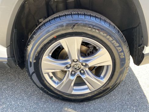 Used 2023 Toyota RAV4 XLE w/ Convenience Package image 15