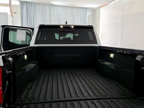 Used 2025 Toyota Tacoma SR5 AWD/4WD image 27