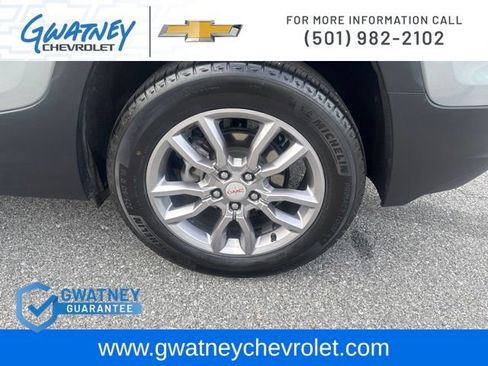 Used 2024 GMC Terrain SLT AWD/4WD image 10