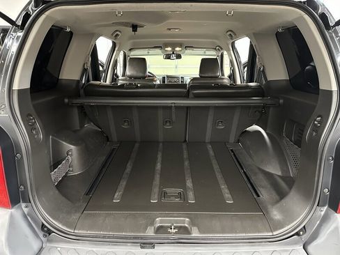 Used 2011 Nissan Xterra PRO-4X w/ Pro-4x Leather Pkg AWD/4WD image 18