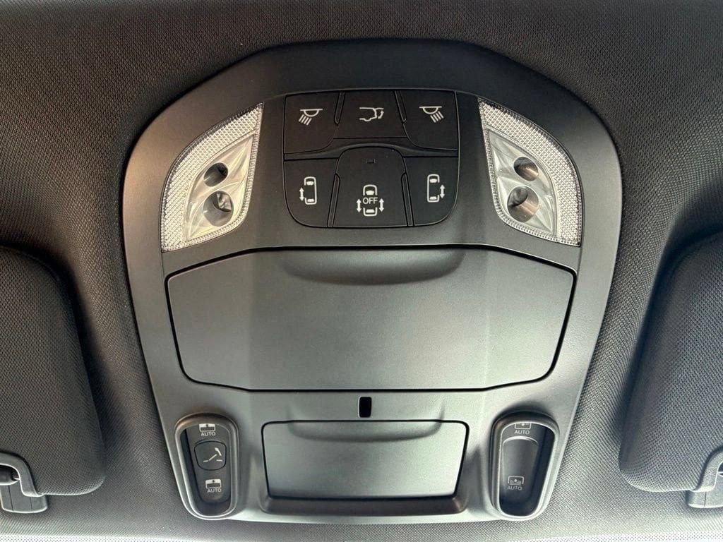 New 2026 Chrysler Pacifica Select FWD image 27