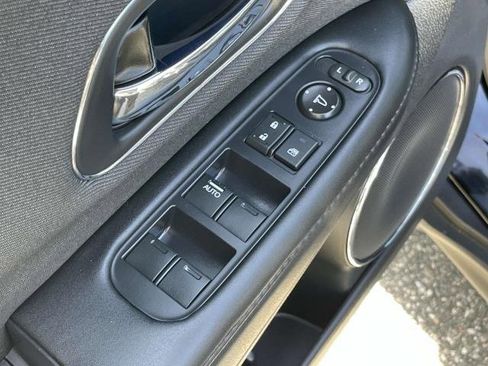 Used 2022 Honda HR-V EX image 16