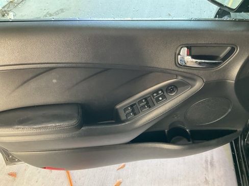 Used 2015 Kia Forte LX w/ Popular Package image 5