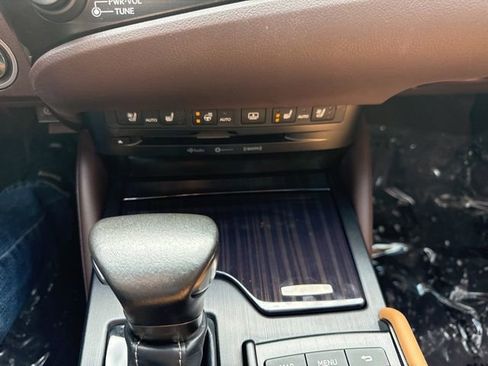 Used 2019 Lexus ES 350 w/ Accessory Package 2 image 28