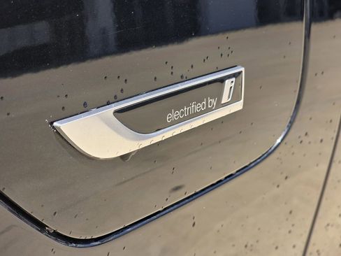 Used 2023 BMW 330e w/ M Sport Package RWD image 9