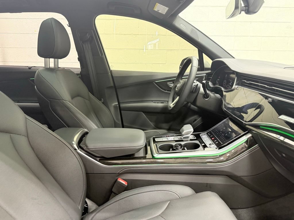 Used 2025 Audi Q7 3.0T Prestige AWD/4WD image 43
