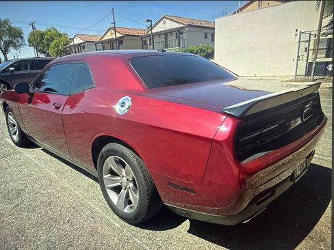 Used 2019 Dodge Challenger SXT RWD image 3