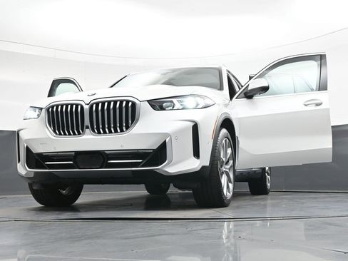 Used 2024 BMW X5 xDrive40i w/ Premium Package AWD/4WD image 88