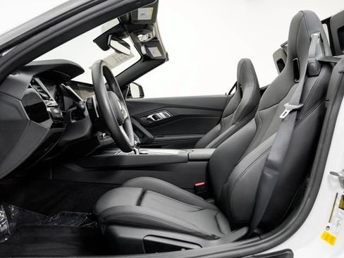 Used 2024 BMW Z4 M40i w/ Premium Package RWD image 8