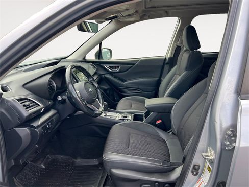 Used 2019 Subaru Forester Premium image 9