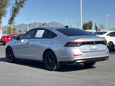 Certified 2025 Honda Accord SE image 3