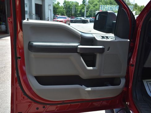Used 2020 Ford F150 XLT w/ Equipment Group 302A Luxury AWD/4WD image 12