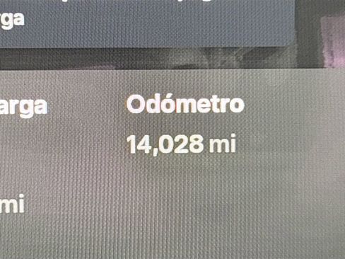 Used 2024 Tesla Model Y 2WD image 11