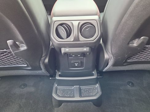 Used 2024 Jeep Wrangler Unlimited Rubicon AWD/4WD image 17