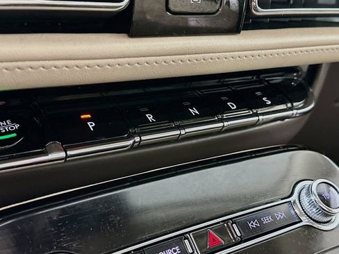 Certified 2022 Lincoln Nautilus Reserve AWD/4WD image 20