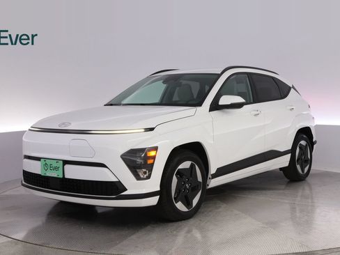 Used 2024 Hyundai Kona SEL FWD image 2
