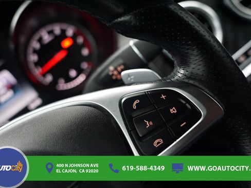 Used 2019 Mercedes-Benz GLC 300 4MATIC image 21