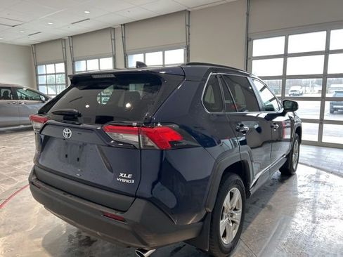 Used 2020 Toyota RAV4 XLE w/ Convenience Package image 6