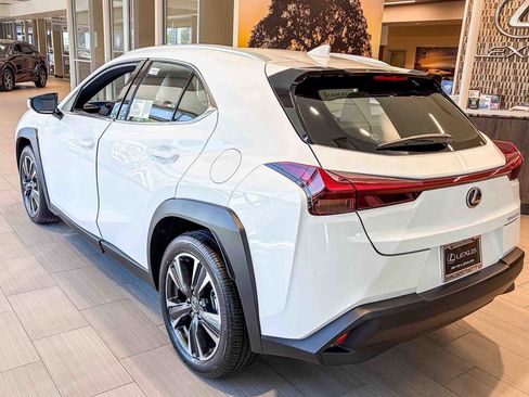 New 2026 Lexus UX 300h FWD image 2