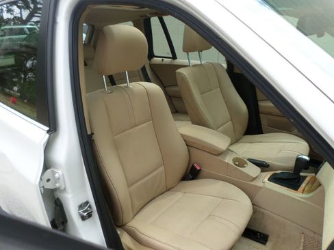 Used 2006 BMW X3 3.0i image 10